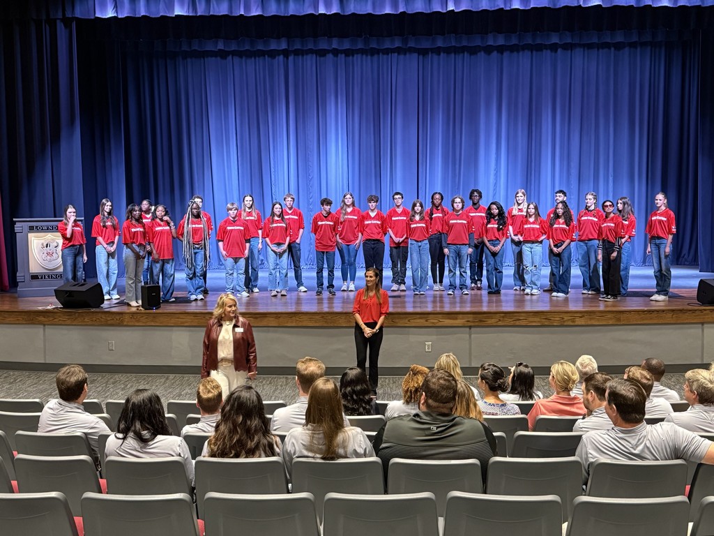 Cantors performing for the Leadership Lowndes Tour
