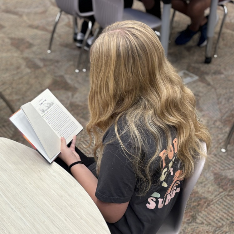 students reading 