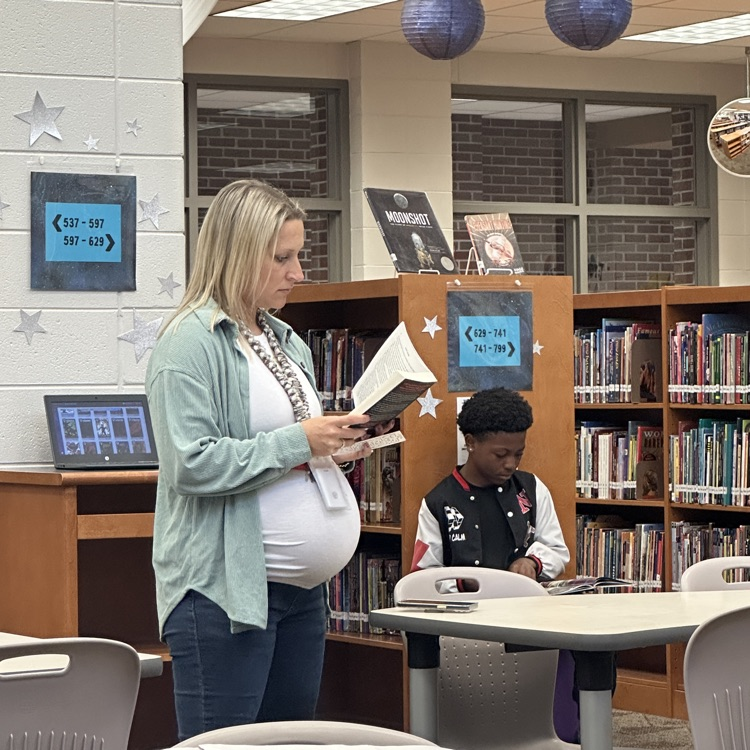 students reading 
