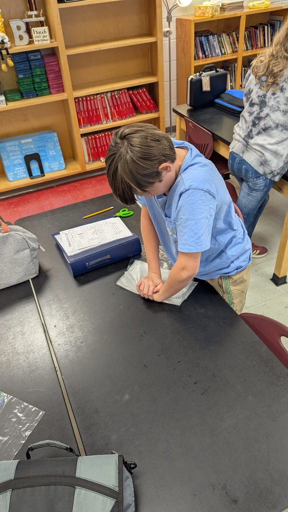 Who knew geology could be so sweet? 🍬 Students in Mrs. Busby’s and Mrs. Akuoko’s classes turned Starbursts into “rocks” to explore how they change through geologic processes and to classify them by their formation using the rock cycle! #CandyScience #HandsOnLearning
