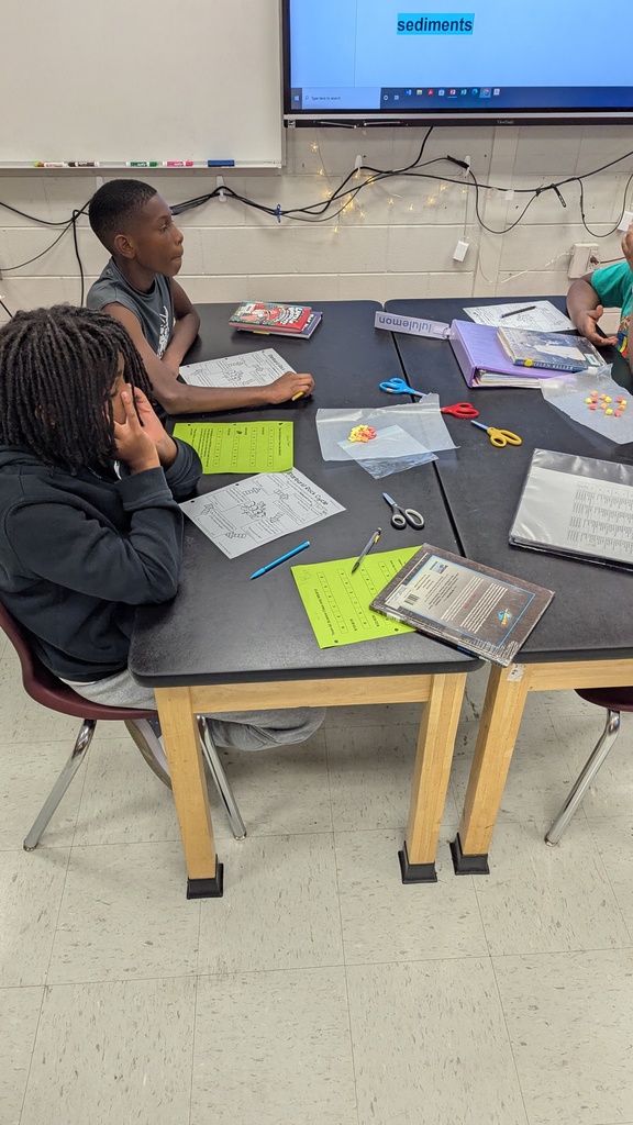 Who knew geology could be so sweet? 🍬 Students in Mrs. Busby’s and Mrs. Akuoko’s classes turned Starbursts into “rocks” to explore how they change through geologic processes and to classify them by their formation using the rock cycle! #CandyScience #HandsOnLearning