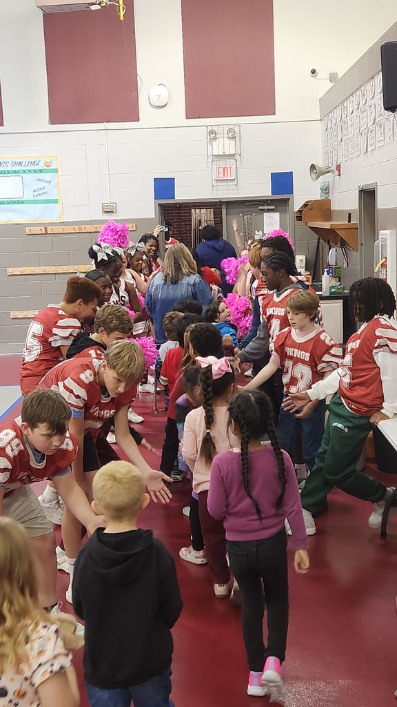 We’re so grateful to Clyattville Elementary for inviting our Lowndes Middle School cheerleaders and football players to your PBIS Pep Rally! 💜💛 Our students had an awesome time celebrating with you and spreading Viking spirit! ⚡️ Thank you for letting us be part of such a fun and positive event! 🏈📣