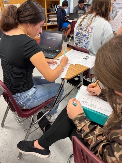 Mrs. Farrar's 8th-grade ELA class used a creative approach to review narrative techniques! Students dressed their class turkey with feathers that highlighted different narrative techniques, such as foreshadowing, flashback, irony, and point of view. Students analyzed narrative techniques from recently read stories, supported their ideas with specific text evidence, and completed a festive activity that reinforced core ELA skills.