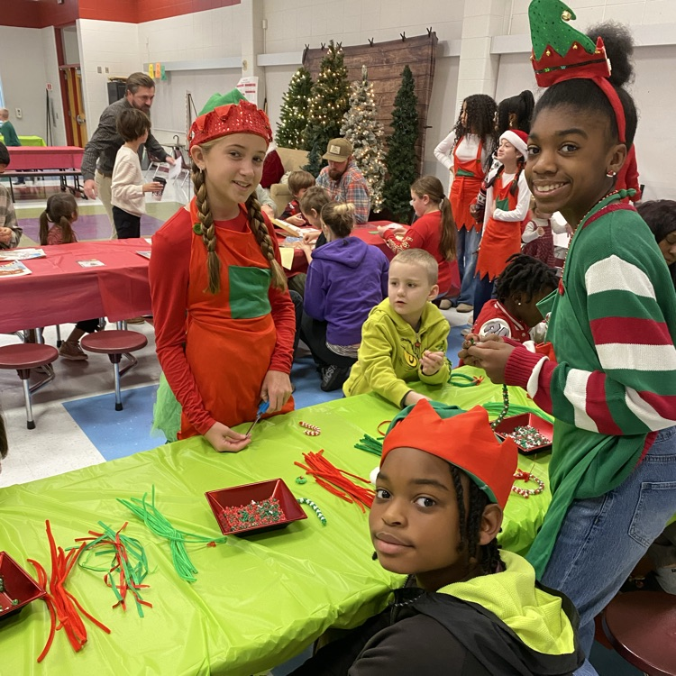 SOS peer leaders helping at Santa breakfast