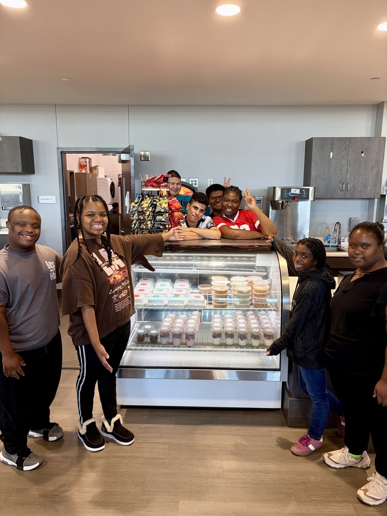 Viking Ventures students stocking the Crimson Cafe