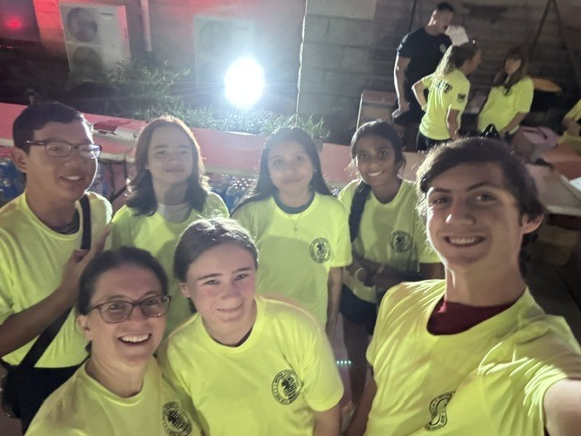 FBLA members volunteering before sunrise