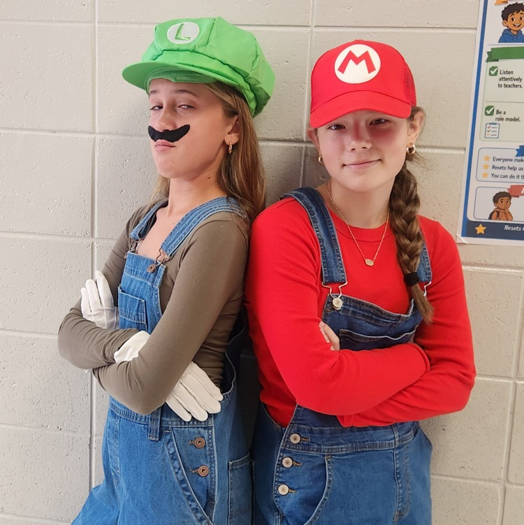 2 player Thursday twins 