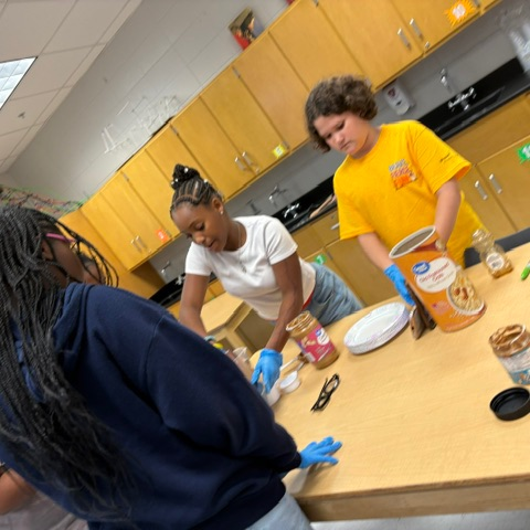 students cooking 