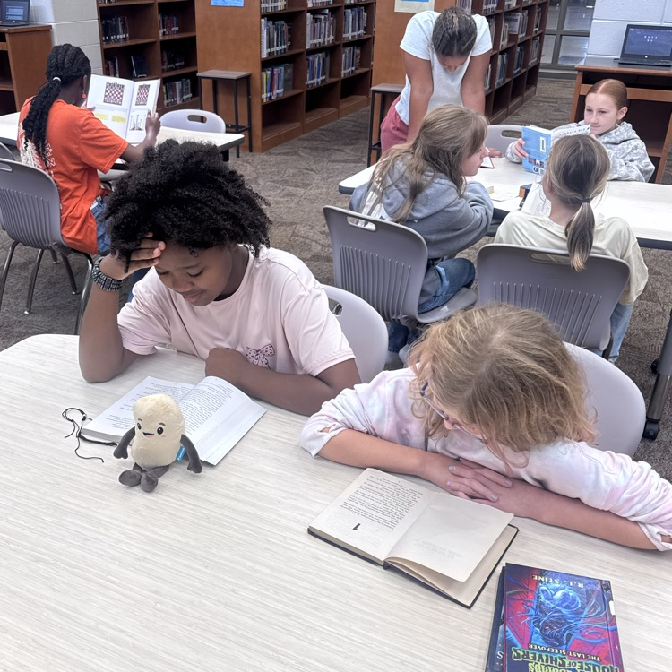 students reading 
