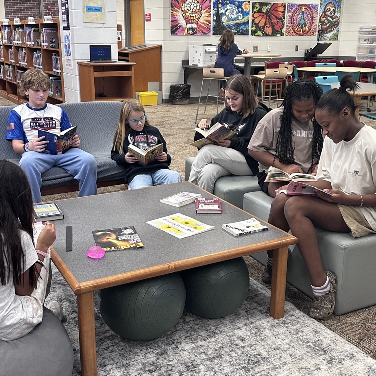students reading 