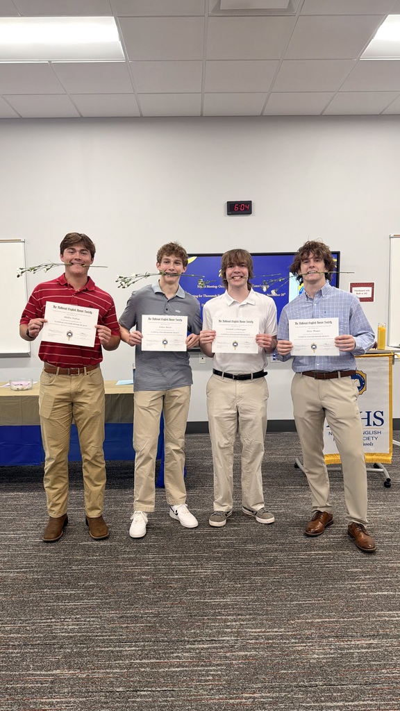 4 new NEHS members with their certificates