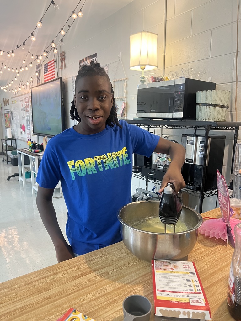 🎉 Mrs. Hamsley and Mrs. Horton's classes celebrated August birthdays in style, showcasing their cooking skills! 🧁🍳 What a delicious way to mark the occasion!