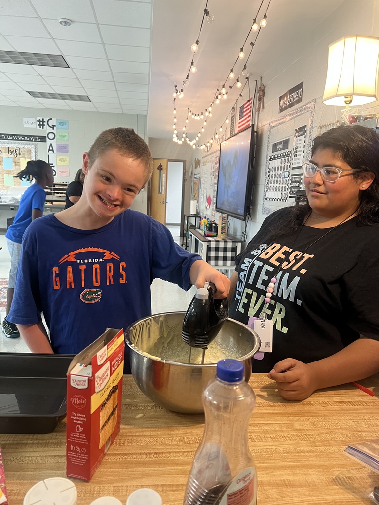 🎉 Mrs. Hamsley and Mrs. Horton's classes celebrated August birthdays in style, showcasing their cooking skills! 🧁🍳 What a delicious way to mark the occasion!