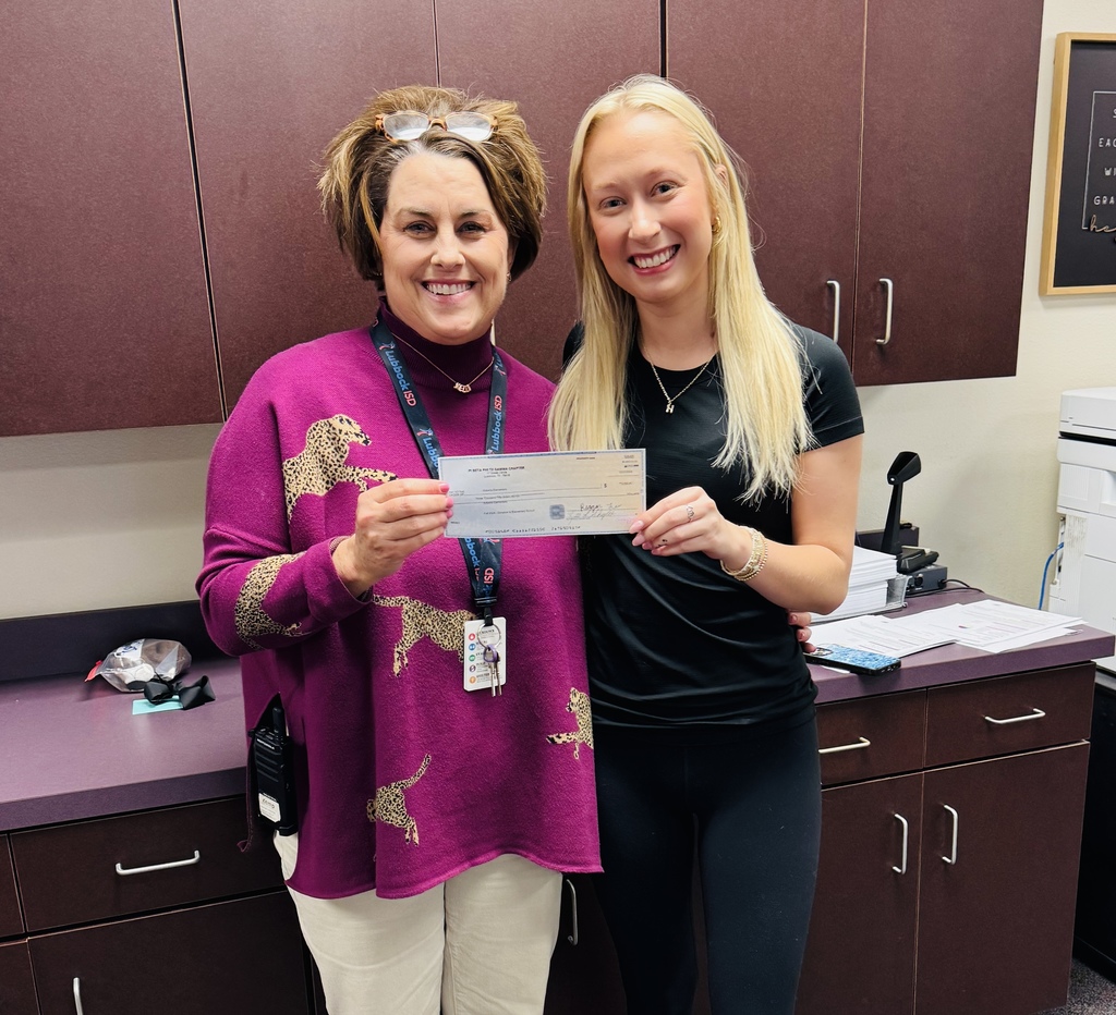 Mrs Kemp receiving PiPhi Donations