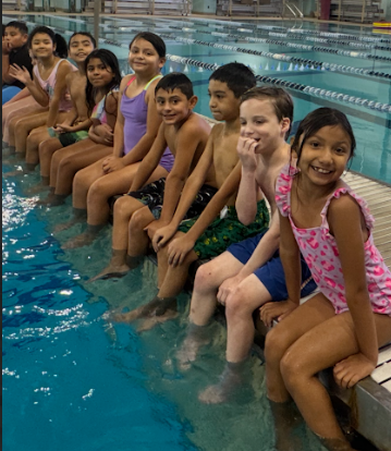 3rd graders at the pool