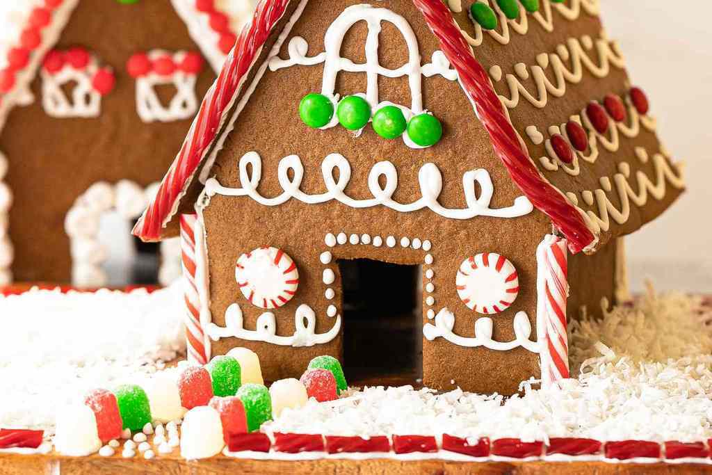 gingerbread house