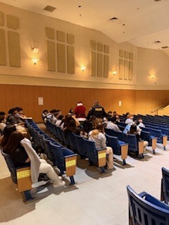 Office Deluna with the Grinch 