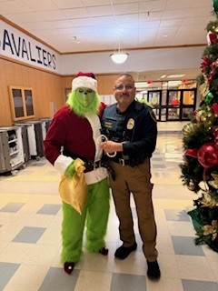 Office Deluna with the Grinch 