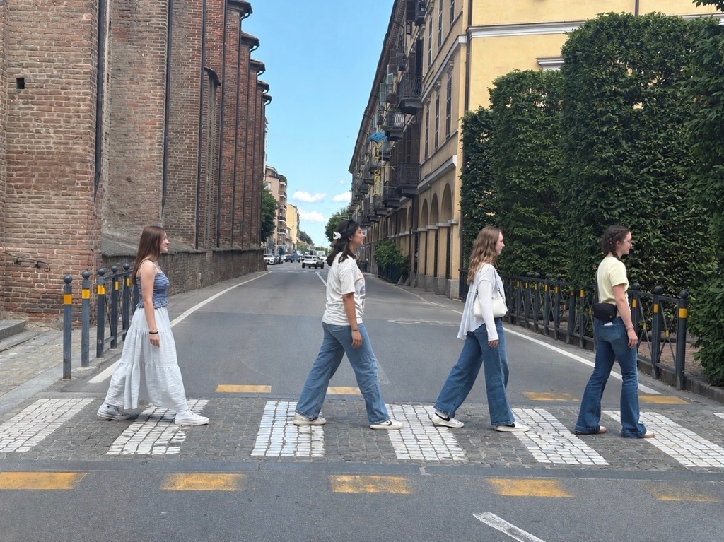 Students who won the favorite vote in our photo competition in Italy.
