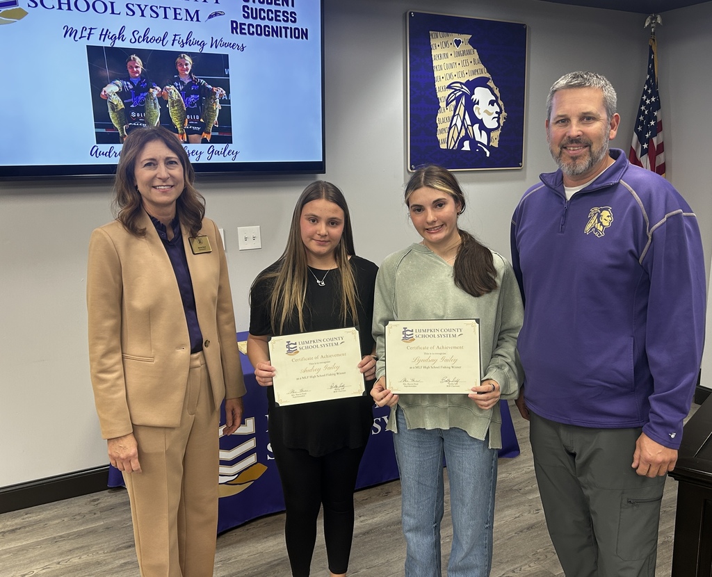 Audrey and Lyndsey Gailey