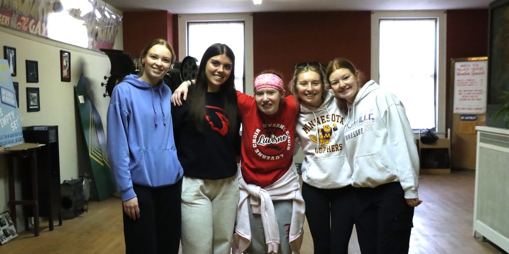 5 senior girls pose during senior service day