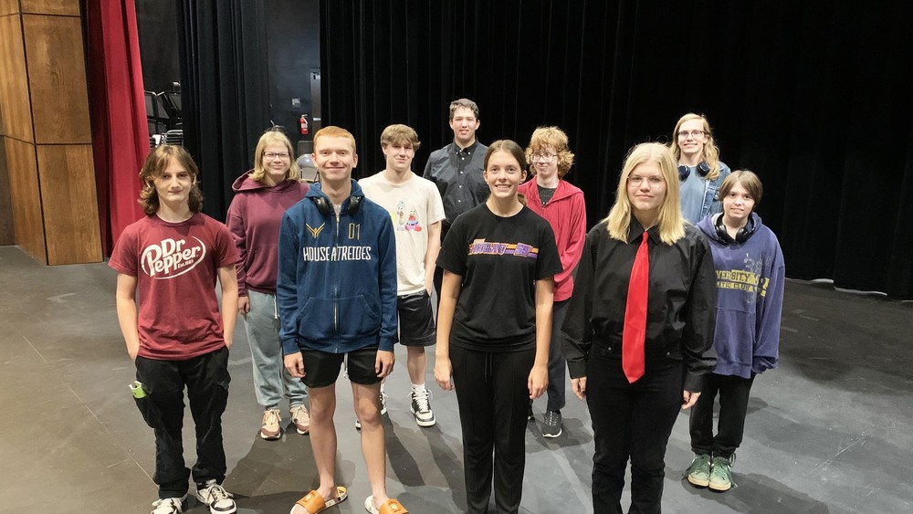 Fall Play Cast Photo
