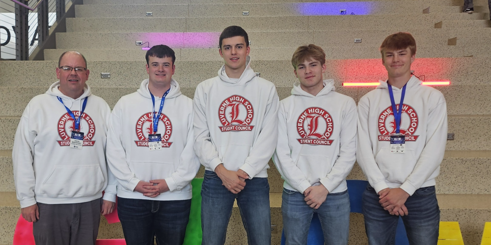 Student Council Representatives Pose for Photo