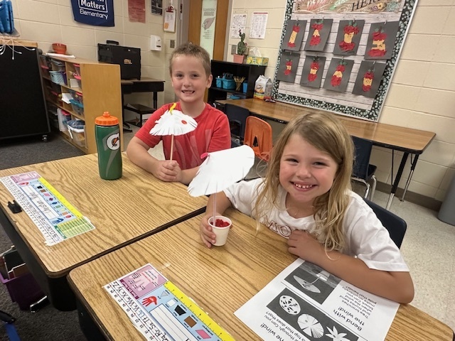 Mrs. Reker's 1st grade class did a science experiment in which we modified a beach umbrella so it was able to stand up to stronger wind. We learned about how trees are able to stand even in windy conditions.