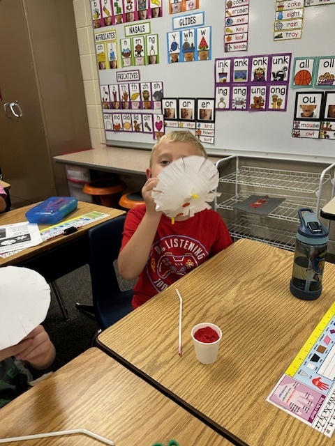 Mrs. Reker's 1st grade class did a science experiment in which we modified a beach umbrella so it was able to stand up to stronger wind. We learned about how trees are able to stand even in windy conditions.