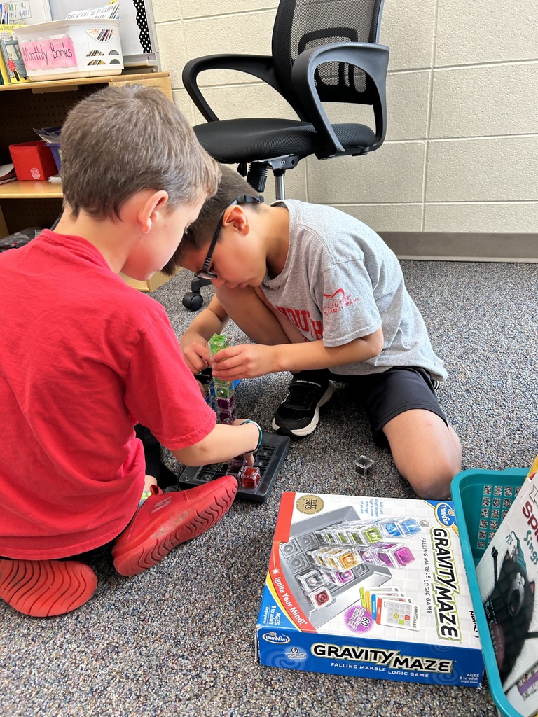 Mrs. Schomacker's 2nd graders were busy last week playing the money exchange game in math class as well as exploring Lyrics 2 Learn. Lyrics2Learn is a music and video based reading comprehension and reading fluency program developed by teachers to improve reading skills and the students love it!