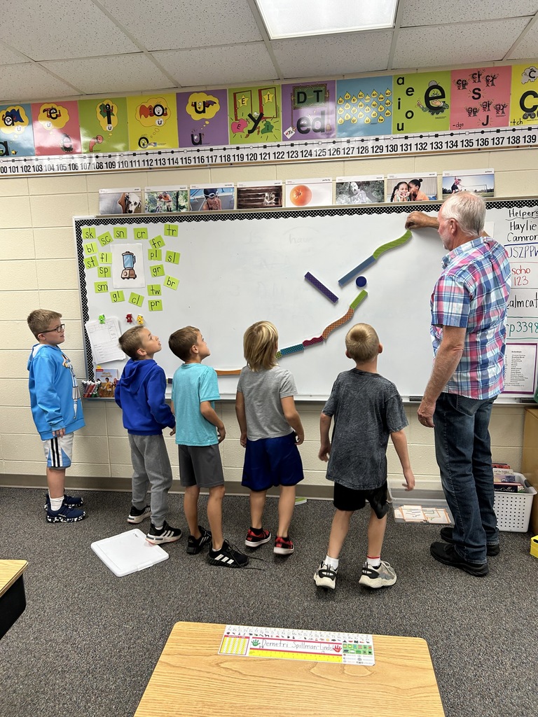 Mrs. Schomacker's 2nd graders were busy last week playing the money exchange game in math class as well as exploring Lyrics 2 Learn. Lyrics2Learn is a music and video based reading comprehension and reading fluency program developed by teachers to improve reading skills and the students love it!