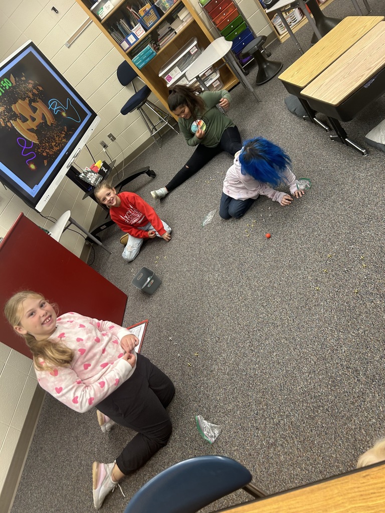 3rd graders learned about life in the past during social studies last week. They wrapped up chapter 1 with some old school games like jacks, Pick Up Sticks, Tiddlywinks, and hopscotch.