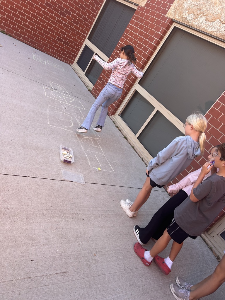 3rd graders learned about life in the past during social studies last week. They wrapped up chapter 1 with some old school games like jacks, Pick Up Sticks, Tiddlywinks, and hopscotch.