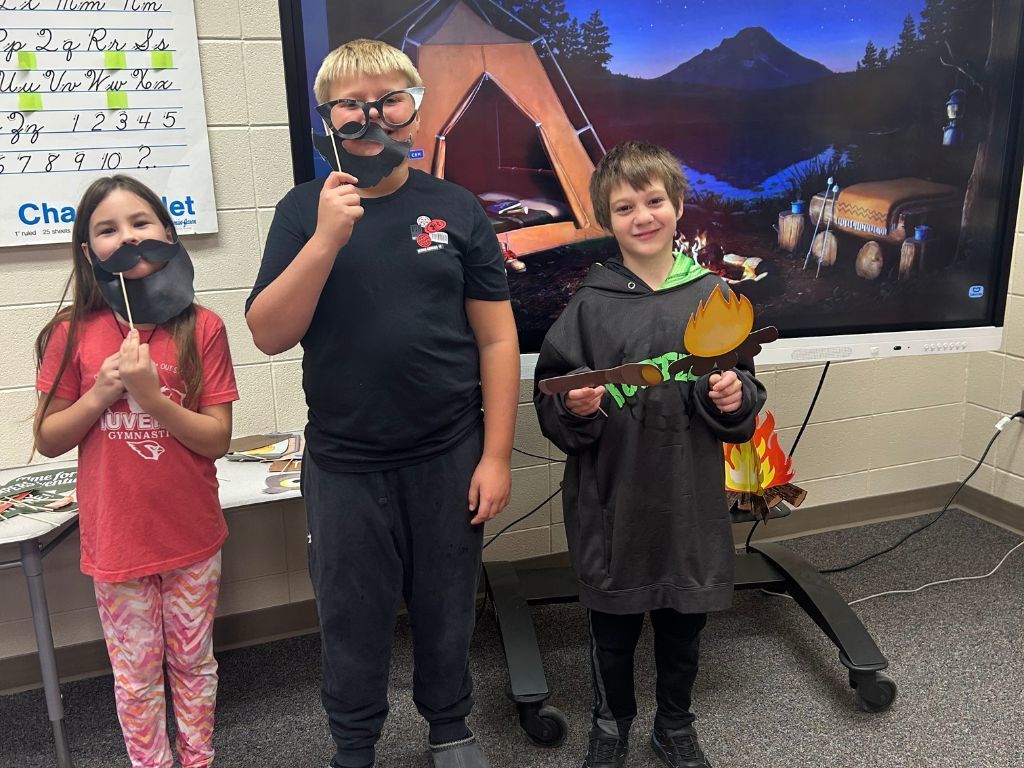 Surprise 3rd grade “camping day” on the Wednesday before MEA. Camps worked together on themed activities during Reading and Writing, got to play BINGO, and read with flashlights.