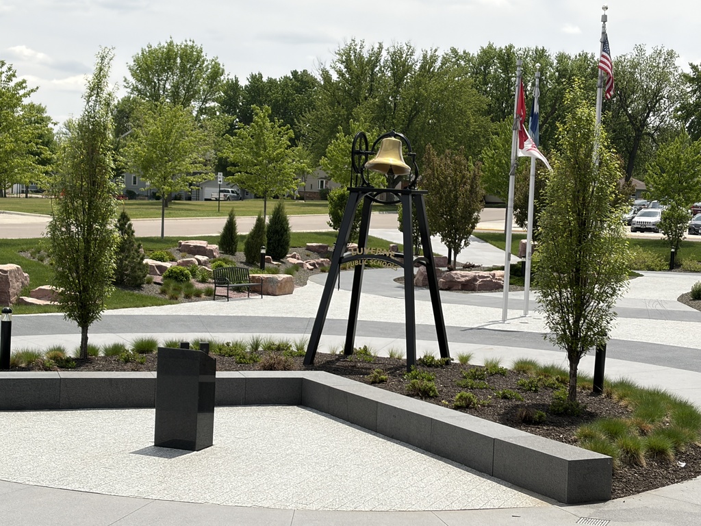 Luverne Alumni Garden Bell