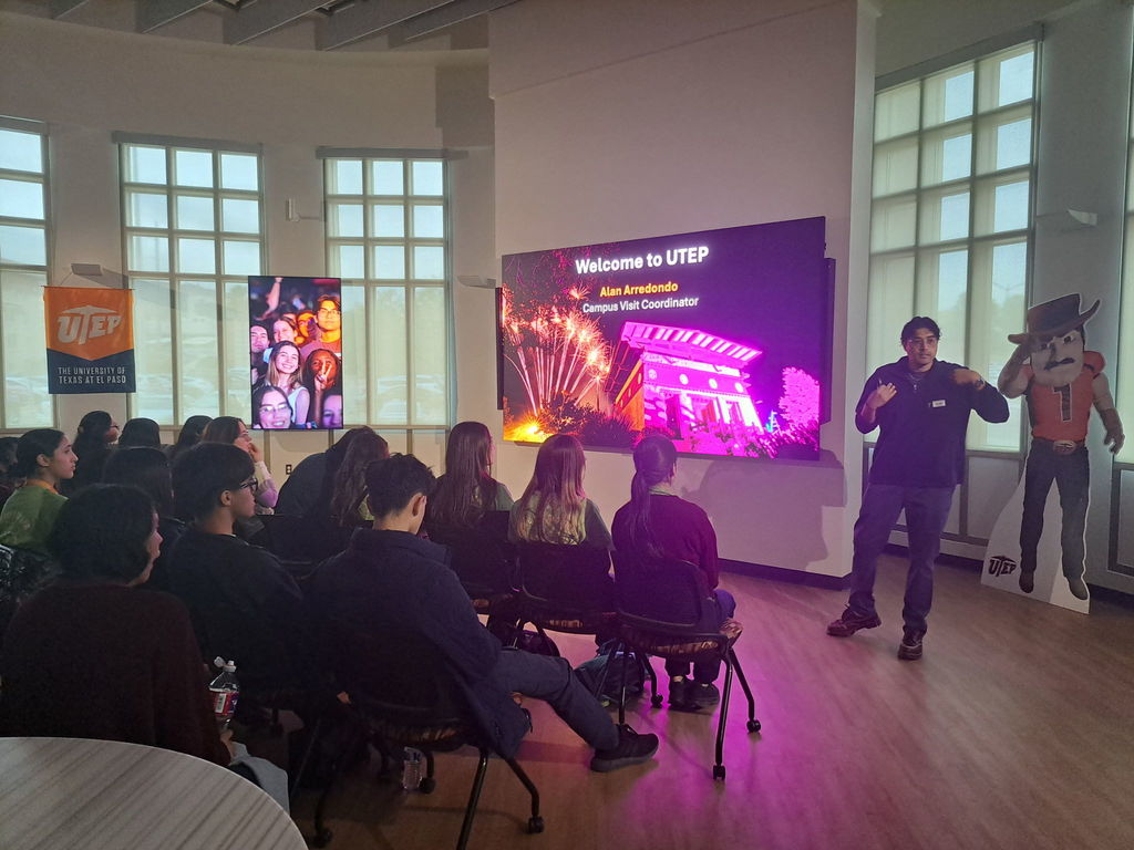 Juniors touring campus. 