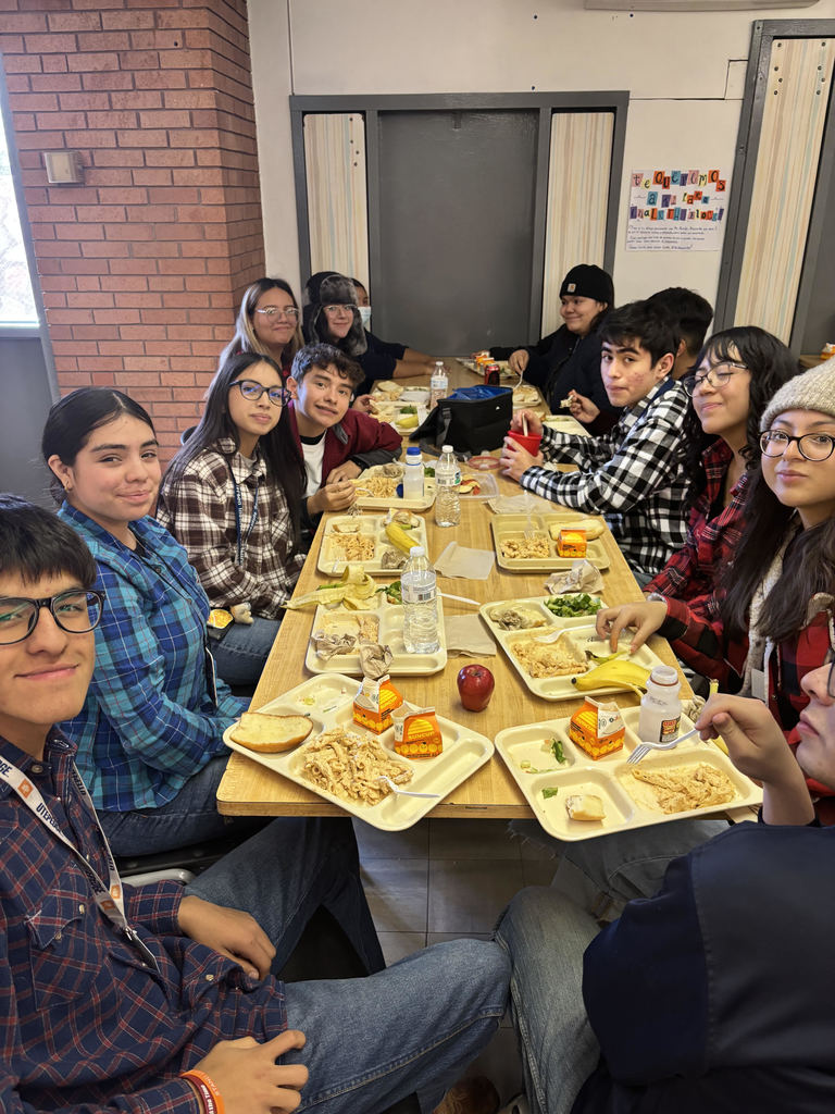 Students dressed as lumberjacks 🌲 Next stop: flannel fashion week!