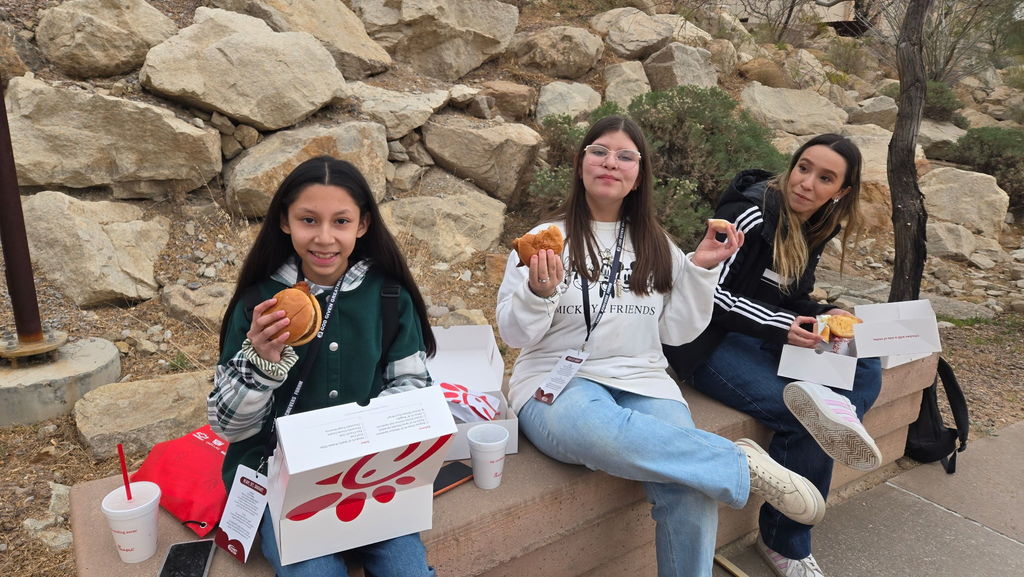 Our younglings attended the Young Achievers Forum yesterday and left inspired to dream bigger and aim higher. Higher education, here we come! ✨📚 ¡Sí se puede!