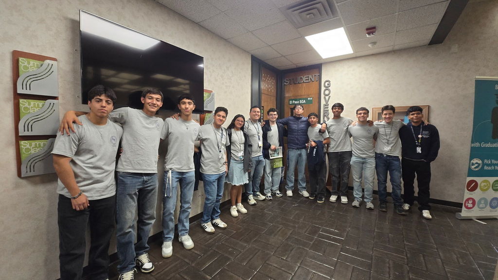 🎓 Senior adventures before graduation! From getting their IDs at El Paso Community College to exploring the El Paso Holocaust Museum & Study Center, our seniors are making memories every step of the way! 🎉