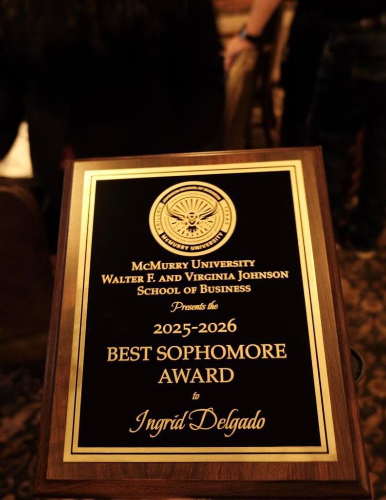 🦁 Alumni Spotlight! Congratulations to Ingrid Delgado, Class of 2024, on receiving the Best Sophomore Award! 🌟 We love seeing our Lions shine and continue achieving great things. Keep making us proud, Ingrid! ❤️🎓