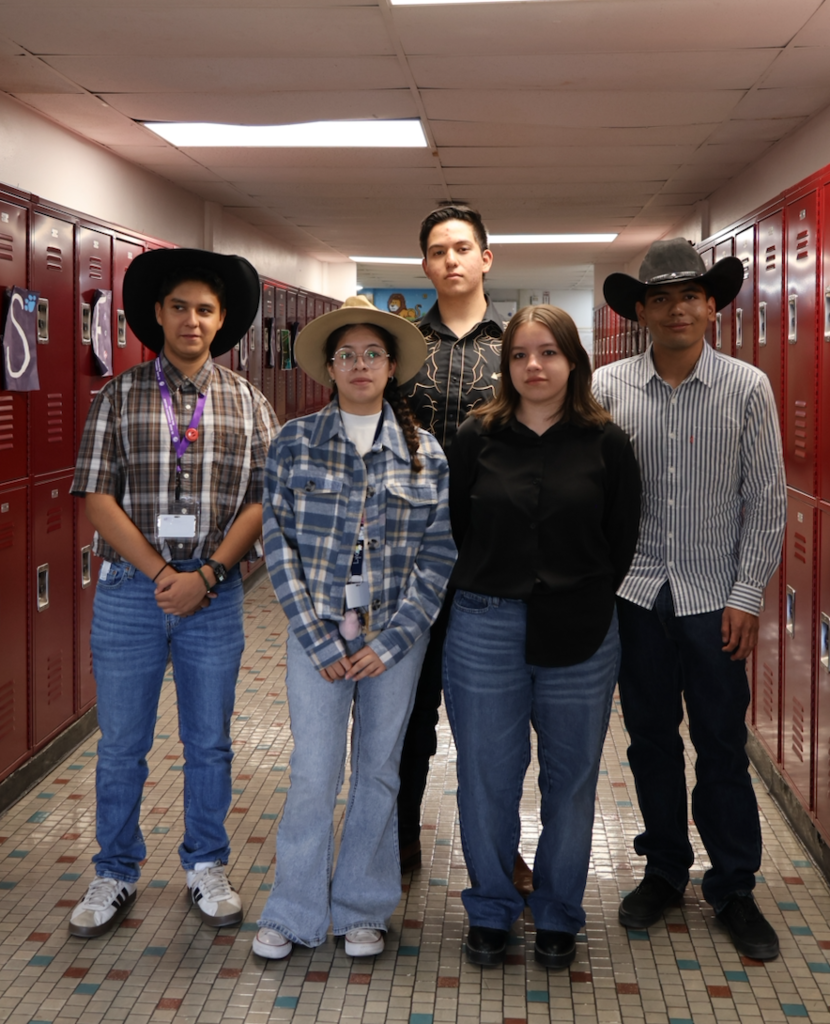 Saddle up seniors… graduation is ridin’ into town 🤎🐴