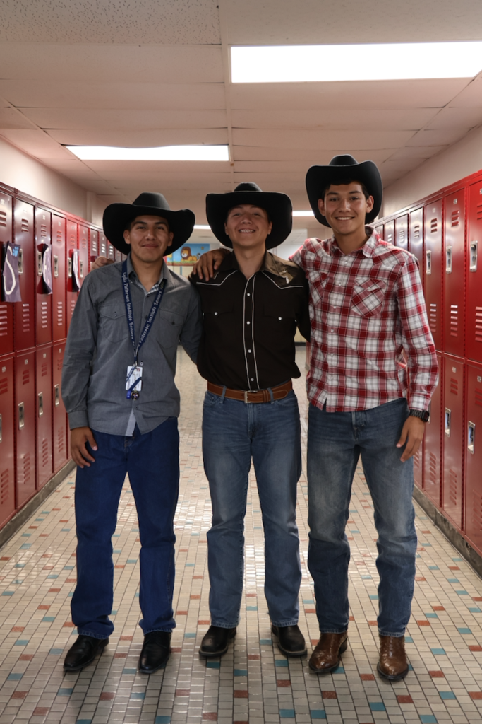 Saddle up seniors… graduation is ridin’ into town 🤎🐴