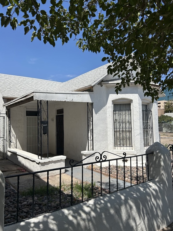 Littel Whie House