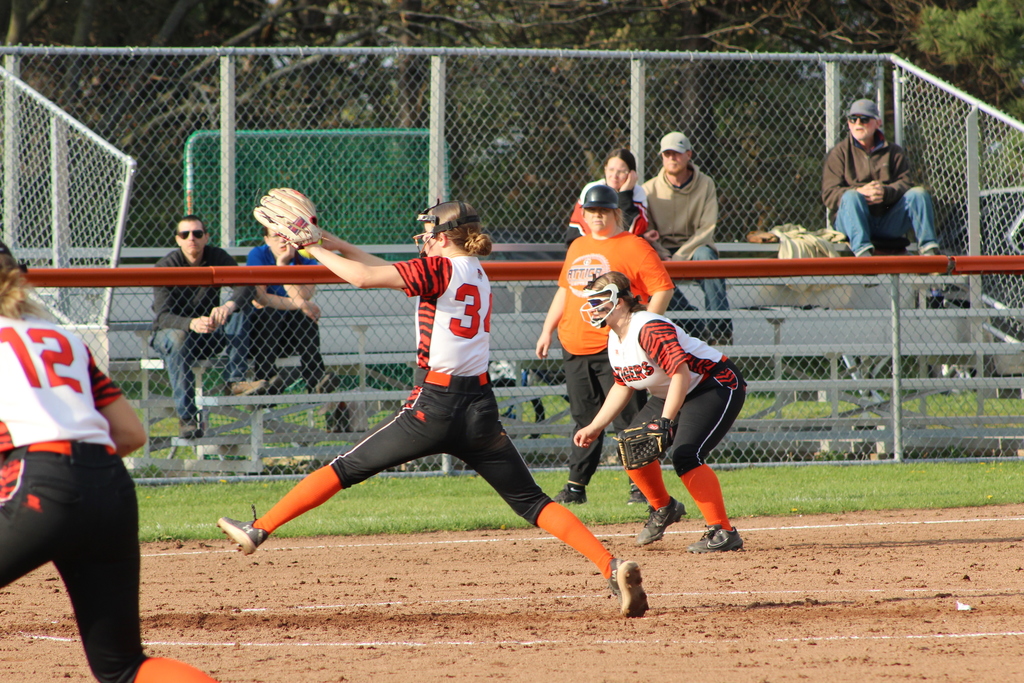softball pitcher throwing ball