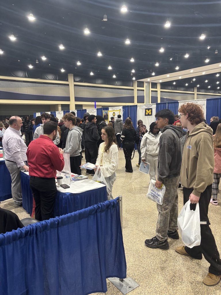 students at a college fair