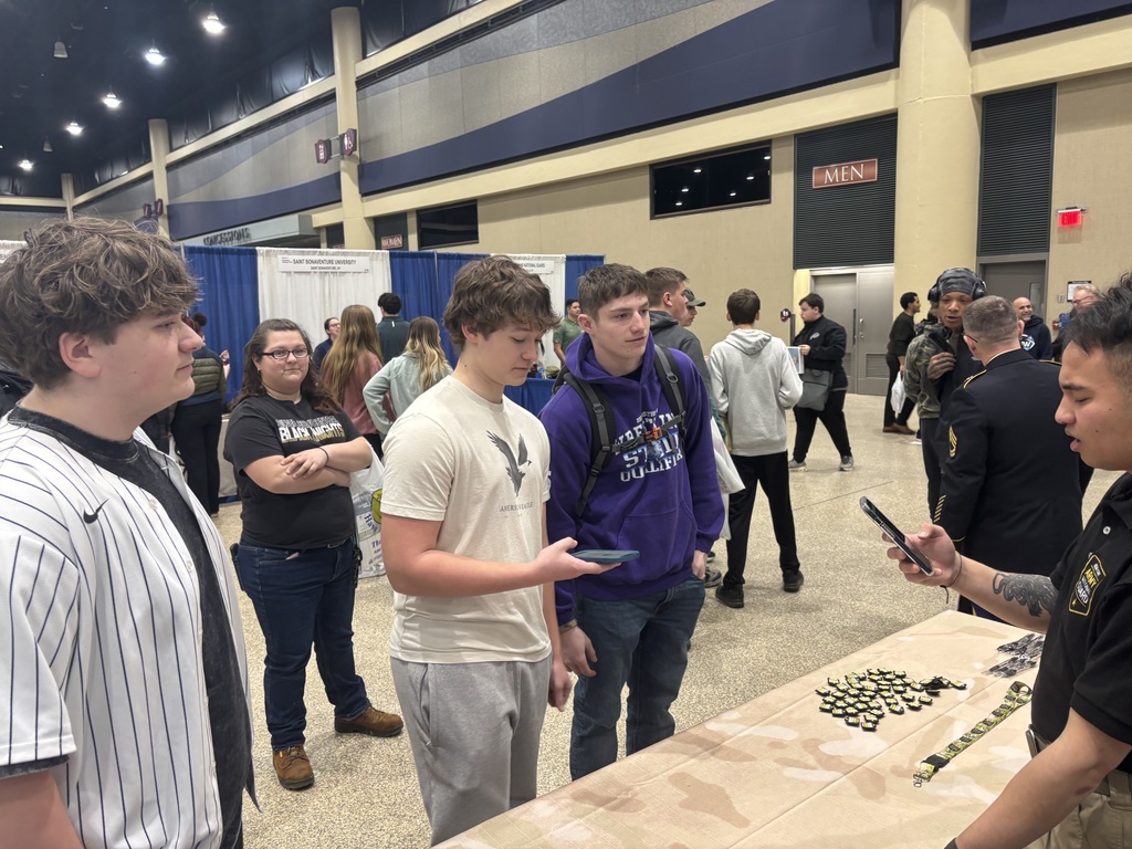 students at a college fair