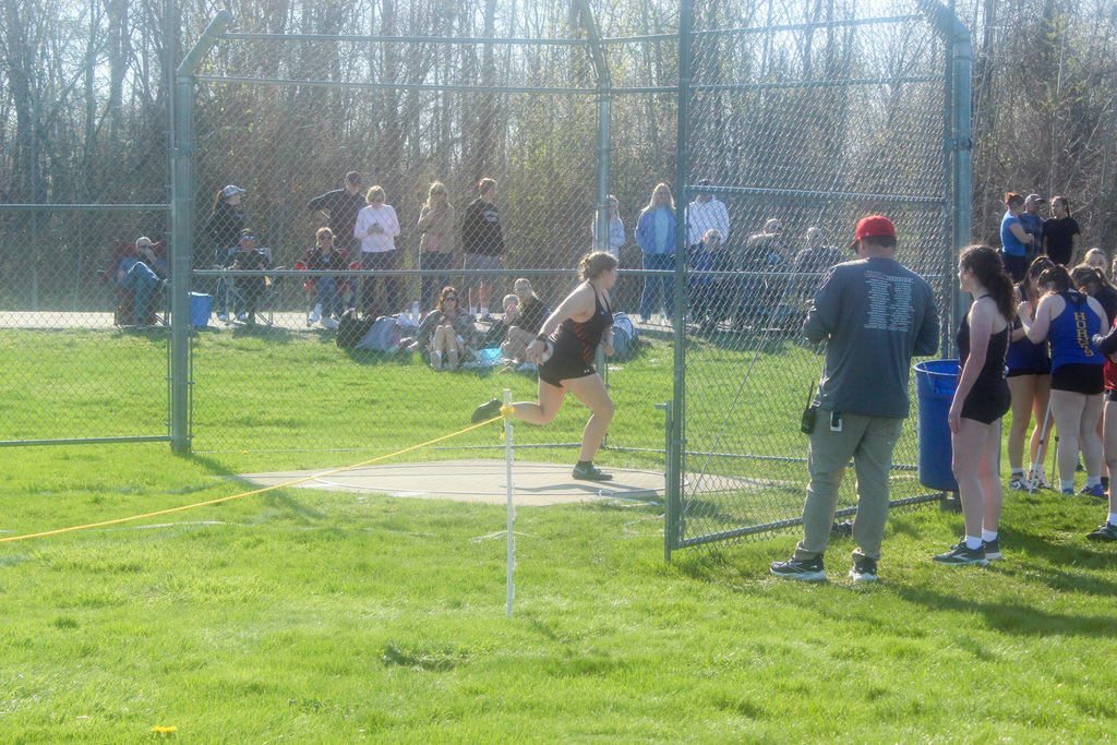 girl throwing disc