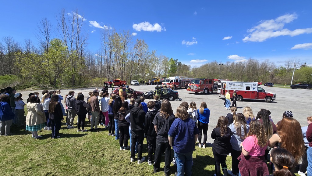 students watching DWI simulation of a mock crash