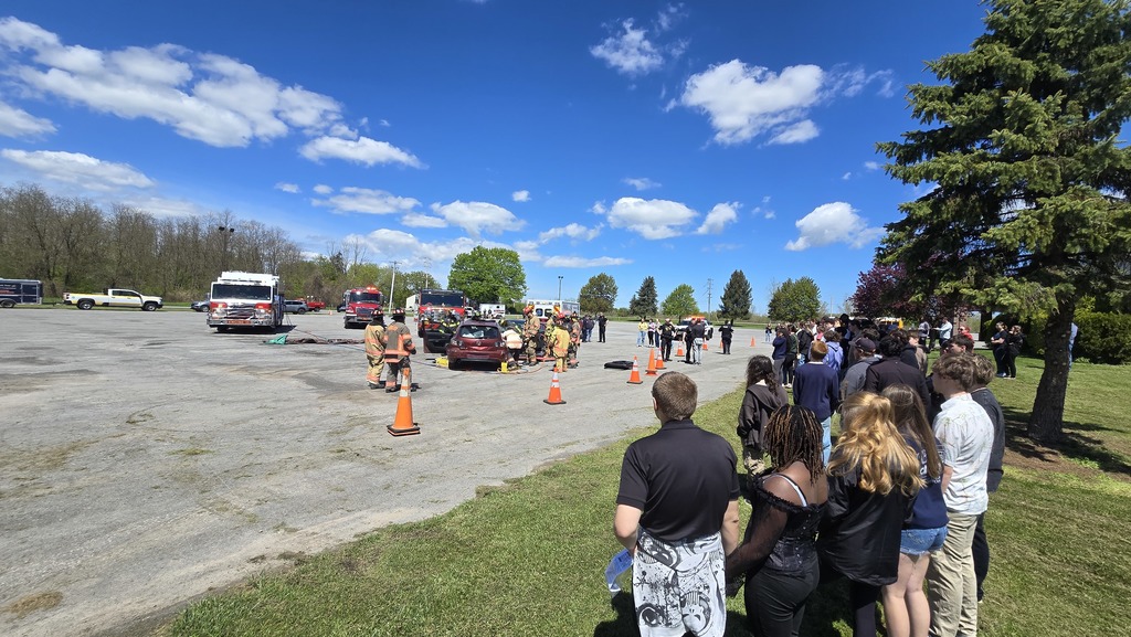 students watching a simulation of a mock DWI crash