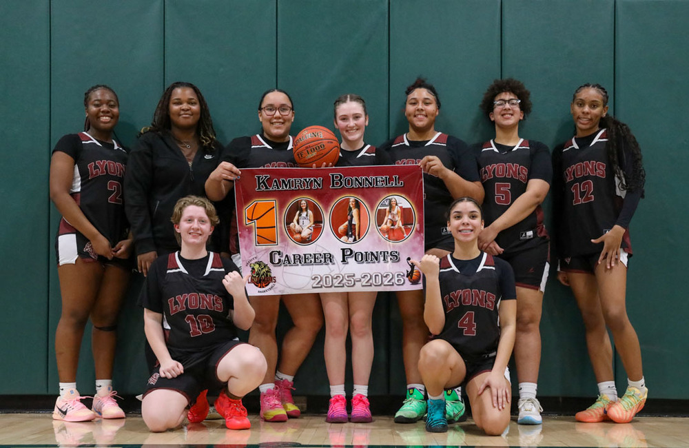 Kam 1,000 point team photo